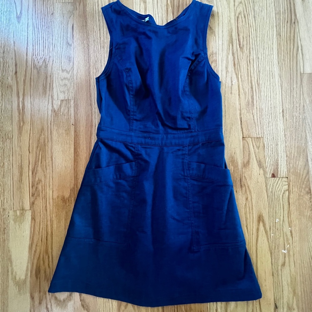 Mini dress with keyhole back